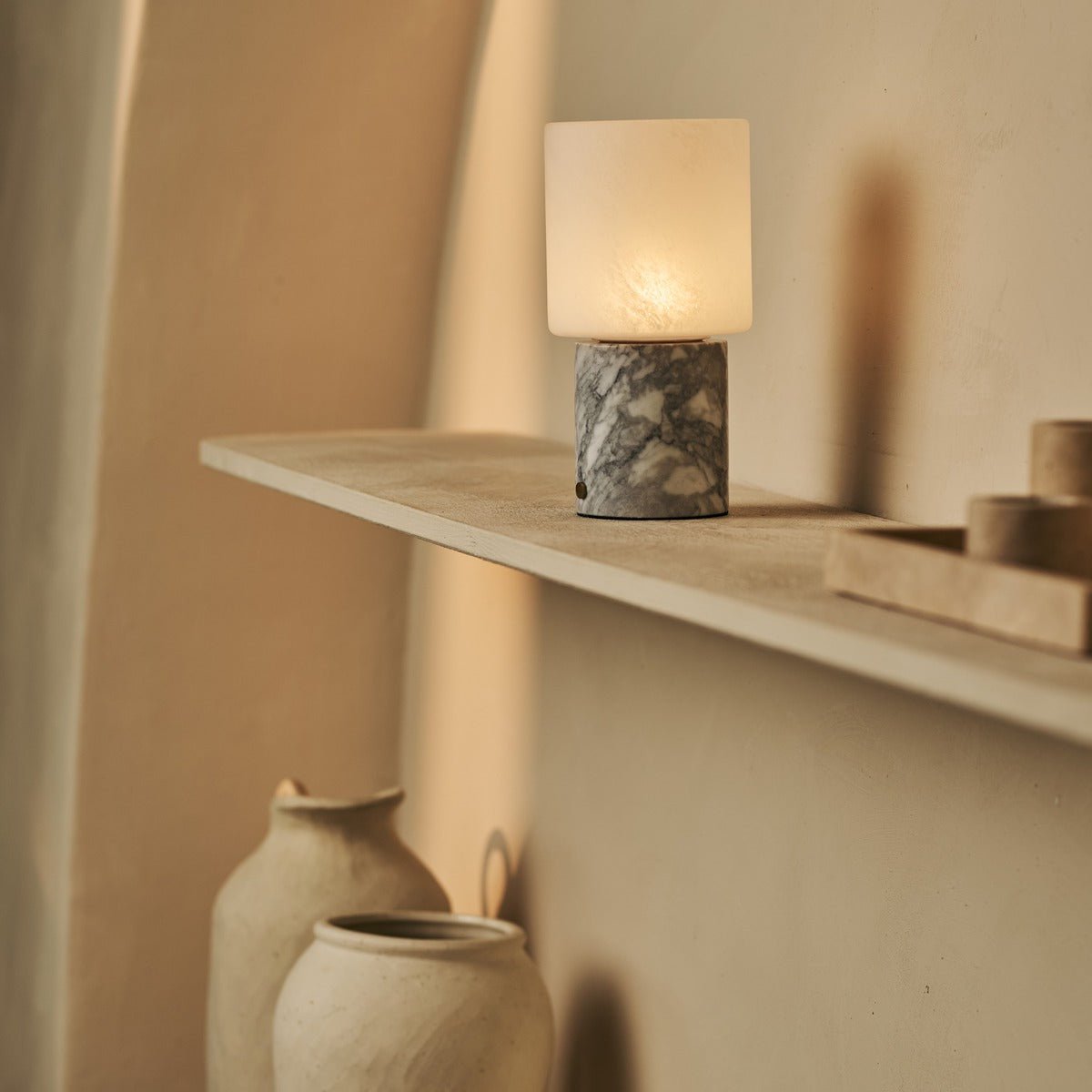 Tavellio-Amsterdam - Cuyp White / Bianco Statuarietto - Marmeren oplaadbare tafellamp