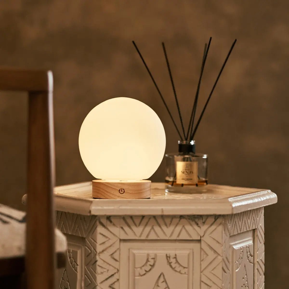 Tavellio-Amsterdam - Flore lichtbruine houten lamp met glazen lamp - oplaadbaar en dimbaar draadloos licht