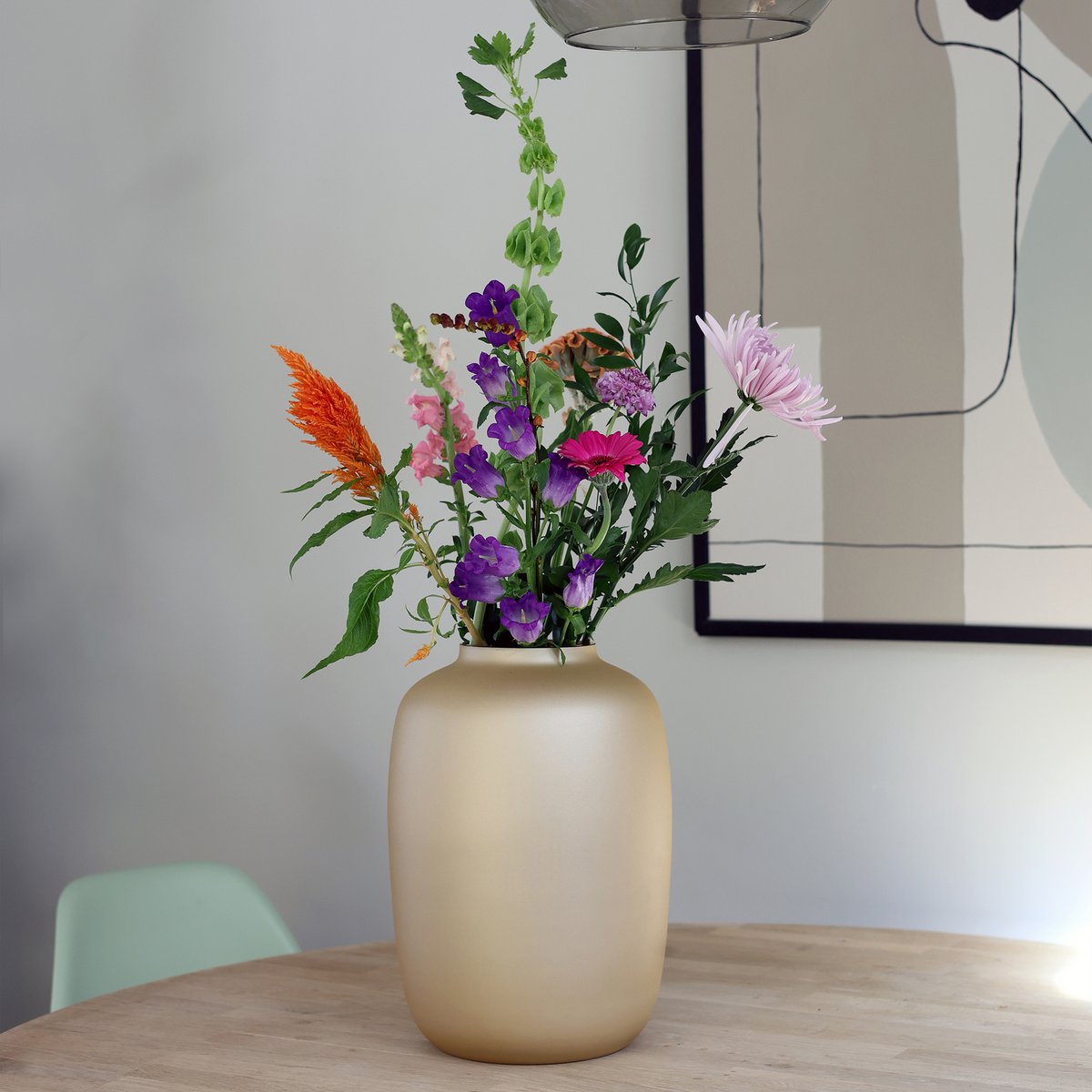 Vase the World - Vaas - Artic matte gold