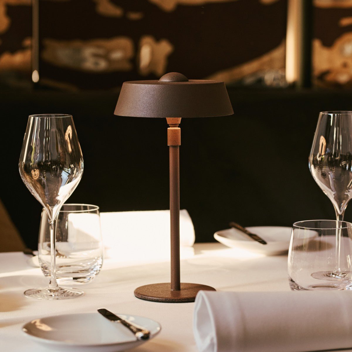 Tavellio-Amsterdam - Luca Mocha Brown - USB -oplaadbare lamp L Minimalistisch, speels en dimpelbaar