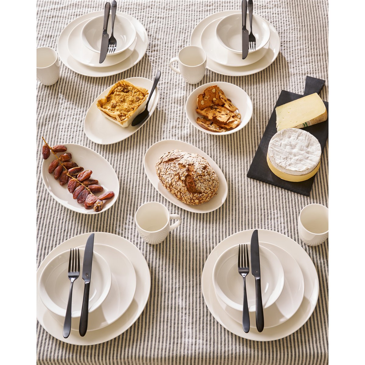 vtwonen - Table Cloth Offwhite-Black Stripe 150x250cm