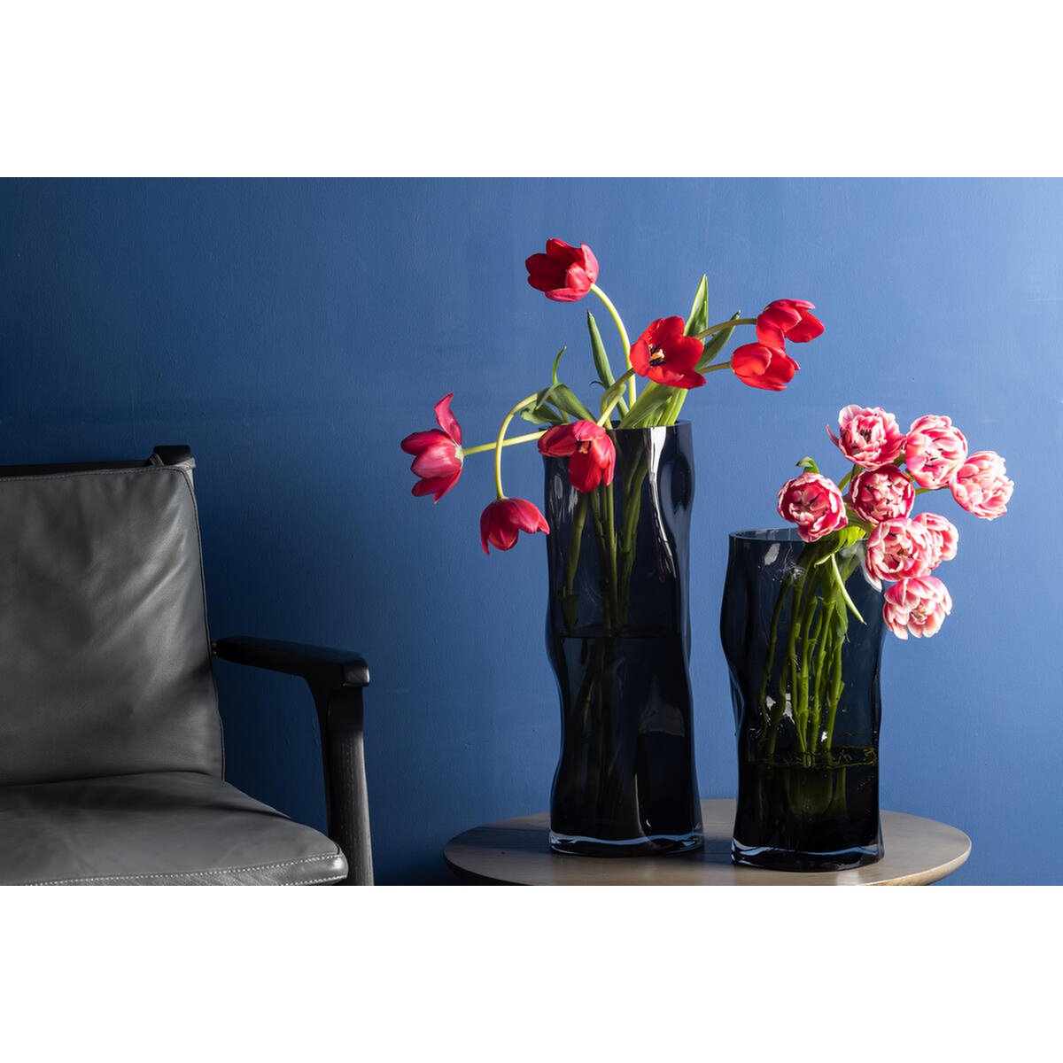 Element Accessories - Cilindrische glazen vaas met onregelmatige vorm, zoals zwart hout. ABU30GR