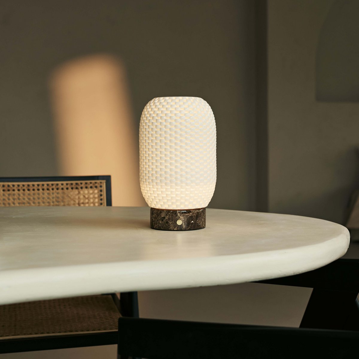 Tavellio-Amsterdam - Aurora marmeren draadloze tafellamp in 3D-geprinte porselein-oplaadbaar, dimbaar en tot 100 uur licht