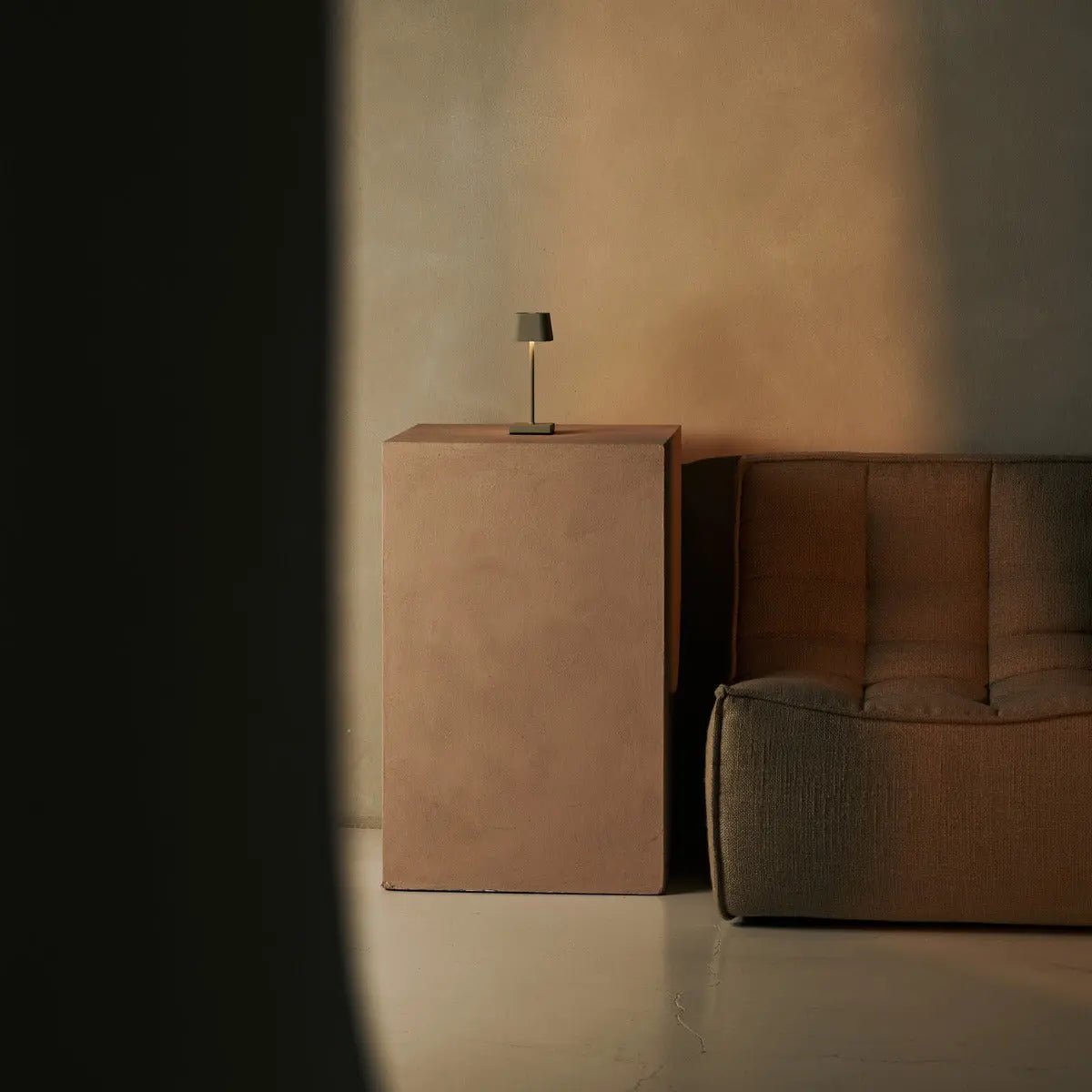 Tavellio-Amsterdam - Sarphati Mini Shadow Gray - Draadloze tafellamp