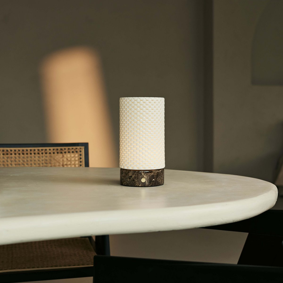 Tavellio-Amsterdam - Luna marmeren oplaadbare tafellamp in 3D-geprinte porselein-draadloos, dimbaar en tot 100 uur licht