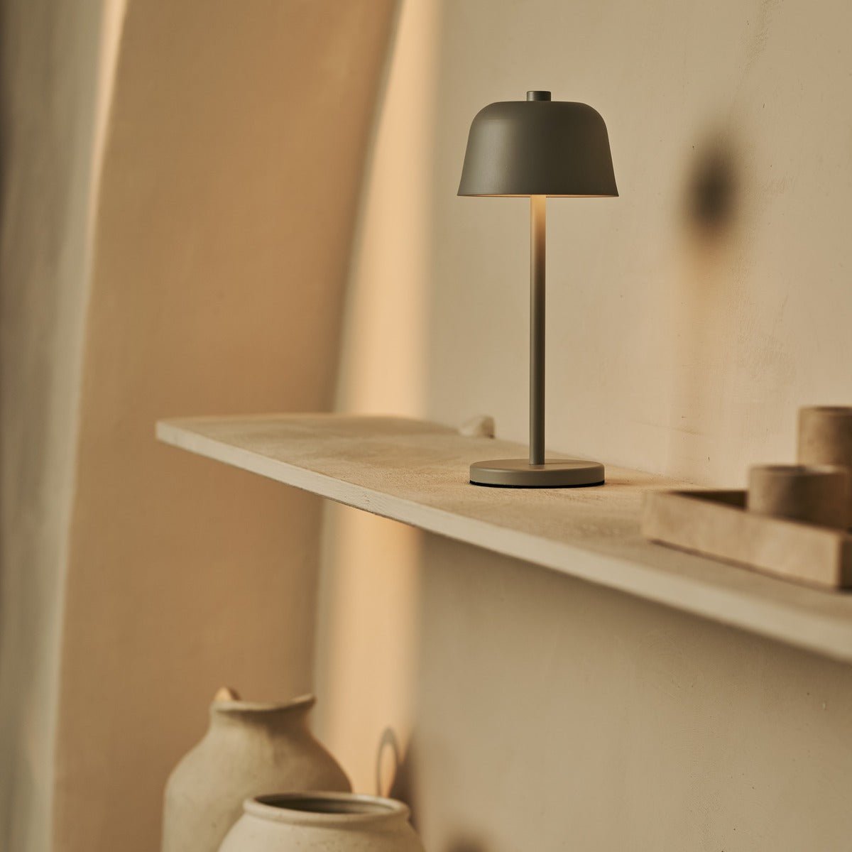 Tavellio-Amsterdam - Anton Shadow Gray Oplaadbare tafellamp | Stijlvolle en draadloze verlichting