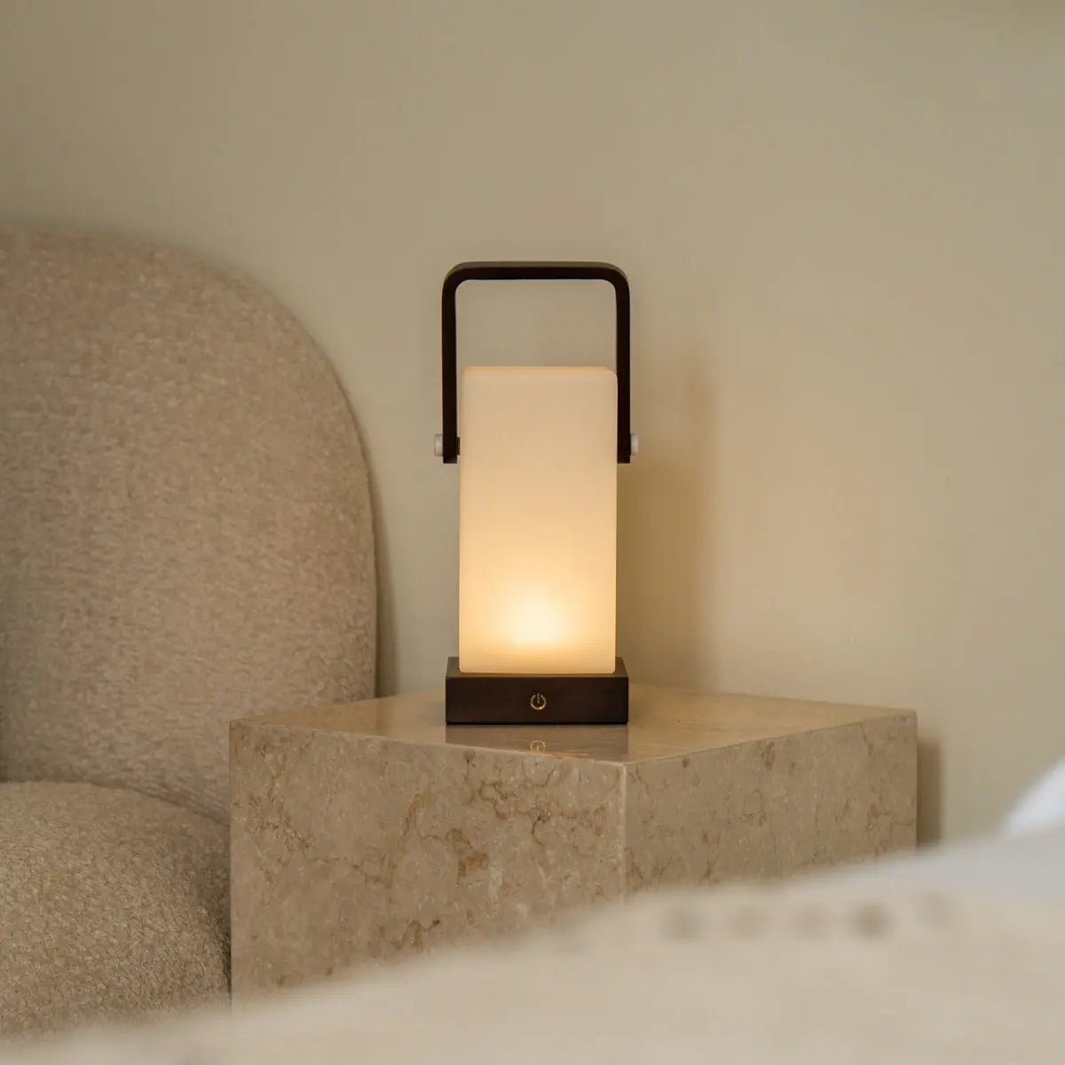 Tavellio-Amsterdam - Harper Donkerbruine Houten Lamp – Snoerloze Oplaadbare Tafellamp met Handvat