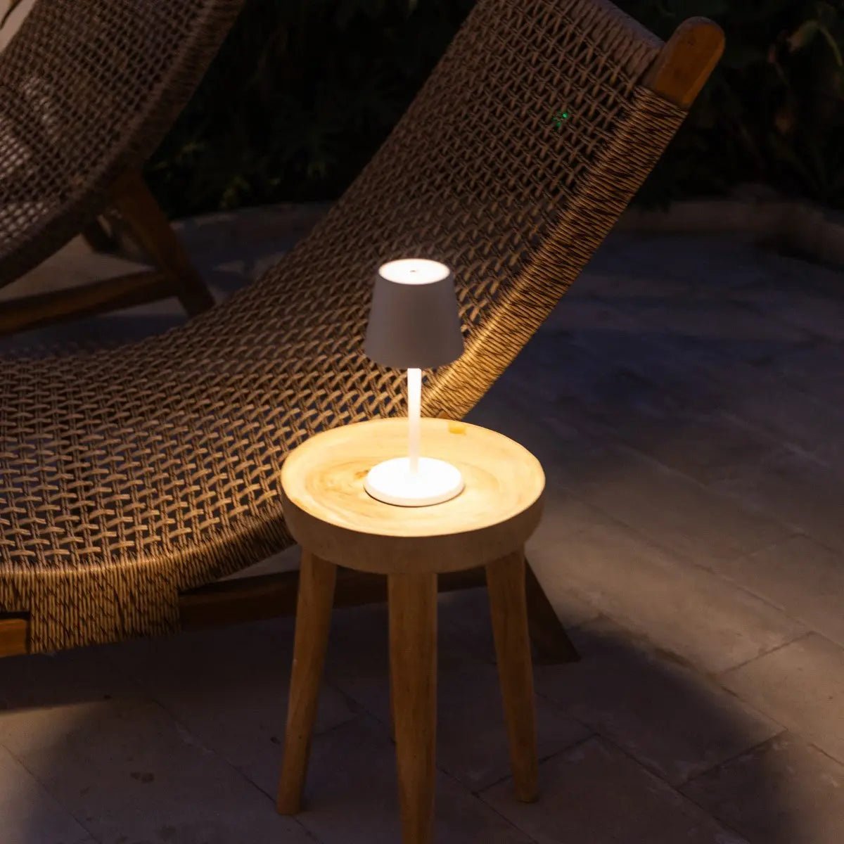 Tavellio-Amsterdam - James White oplaadbare tafellamp – draadloos, dimbaar en elegant