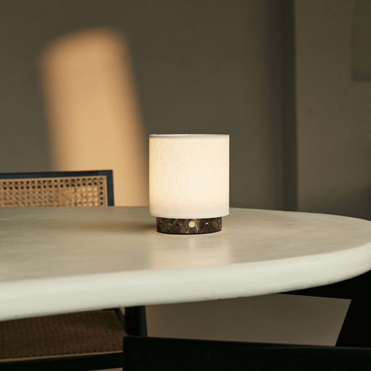 Tavellio-Amsterdam - Mauve Cream & Brown / Emperador Dark - Marmeren oplaadbare tafellamp - 3 lichte modi, draadloos & & met linnen verwisselbare lampenkap