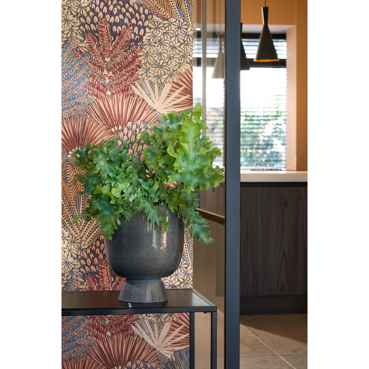 Mica Decorations - James Bloempot op Standaard - H22 x Ø19 cm - Metaal - Grijs