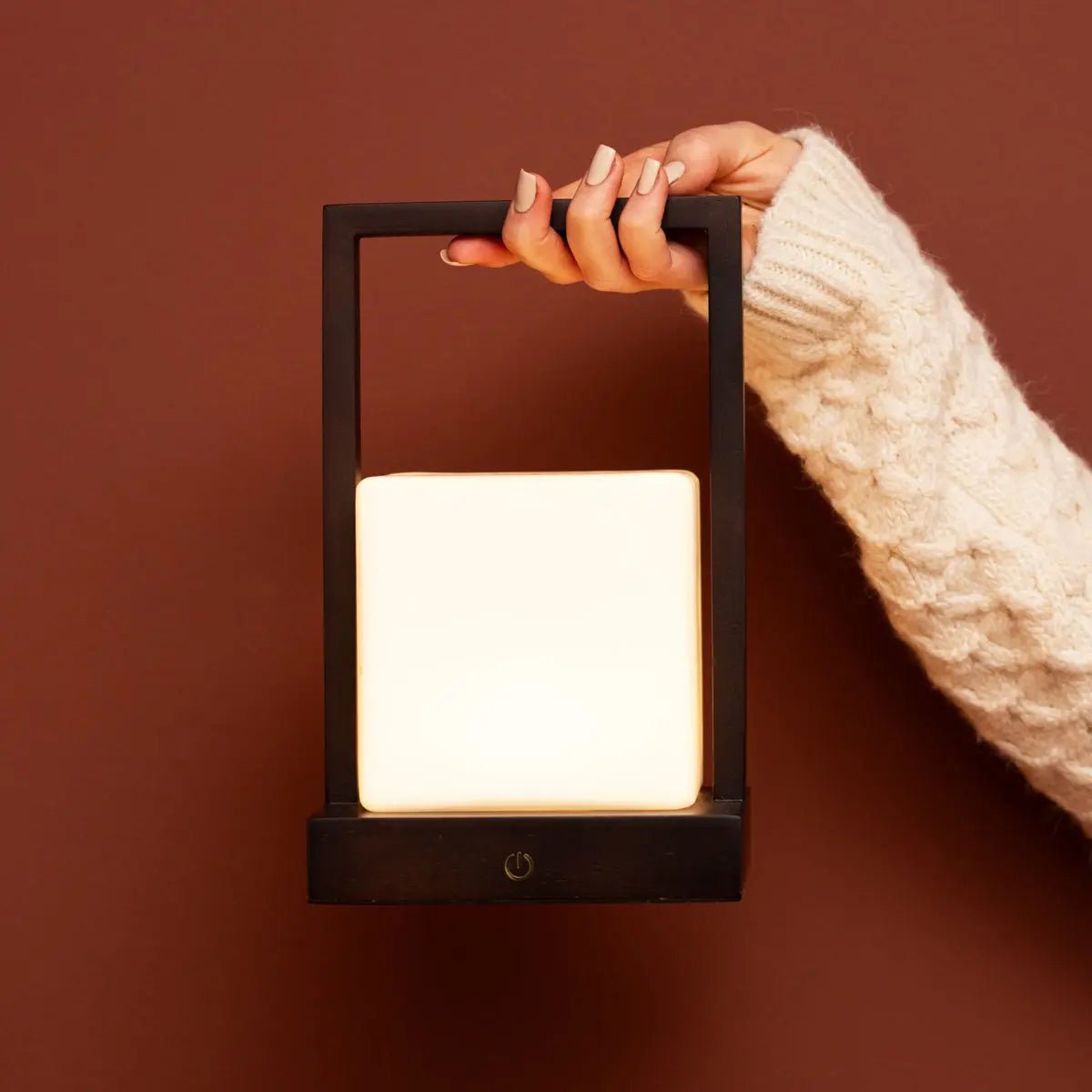 Tavellio-Amsterdam - Noah donkerbruine houten oplaadbare tafellamp met glas en houten handgreep