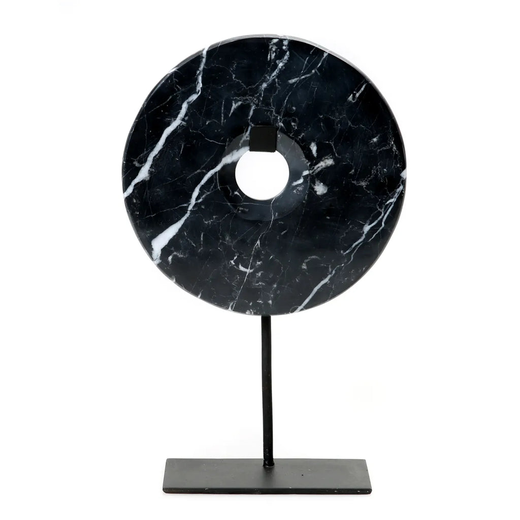Bazar Bizar - Decoratief figuur op standaard 'Marble Disc' (Zwart, L)