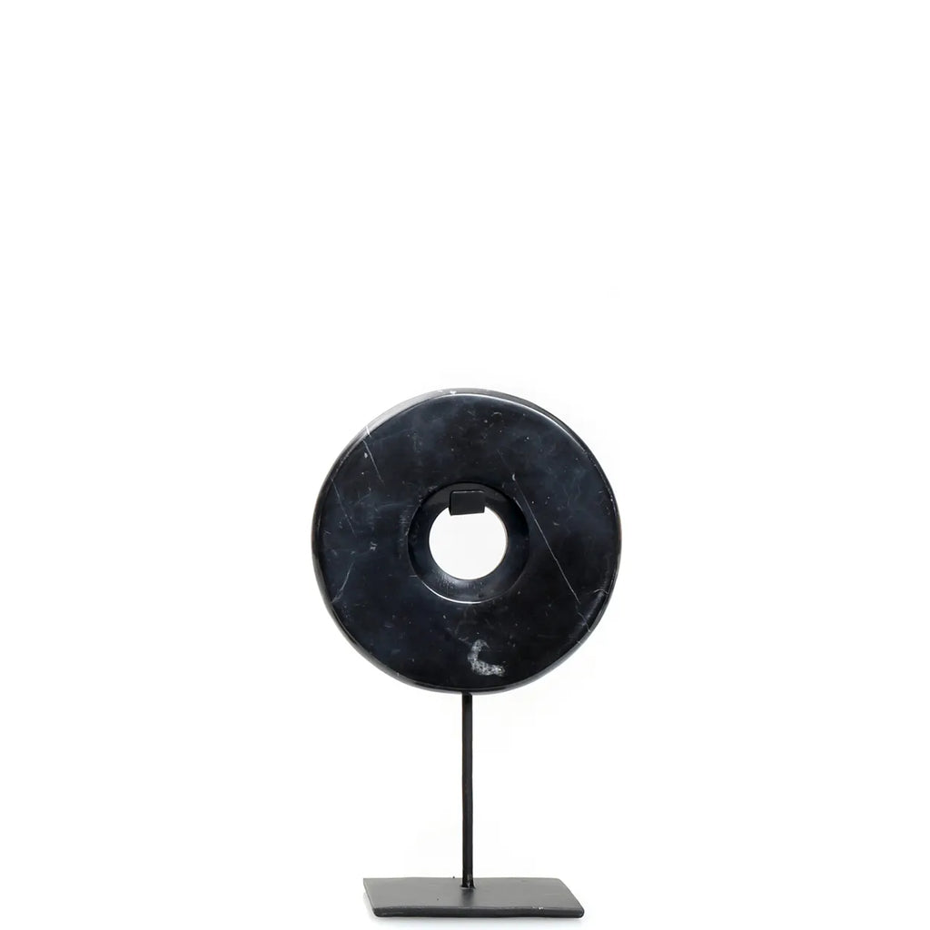 Bazar Bizar - Decoratief figuur op standaard 'Marble Disc' (Zwart, S)