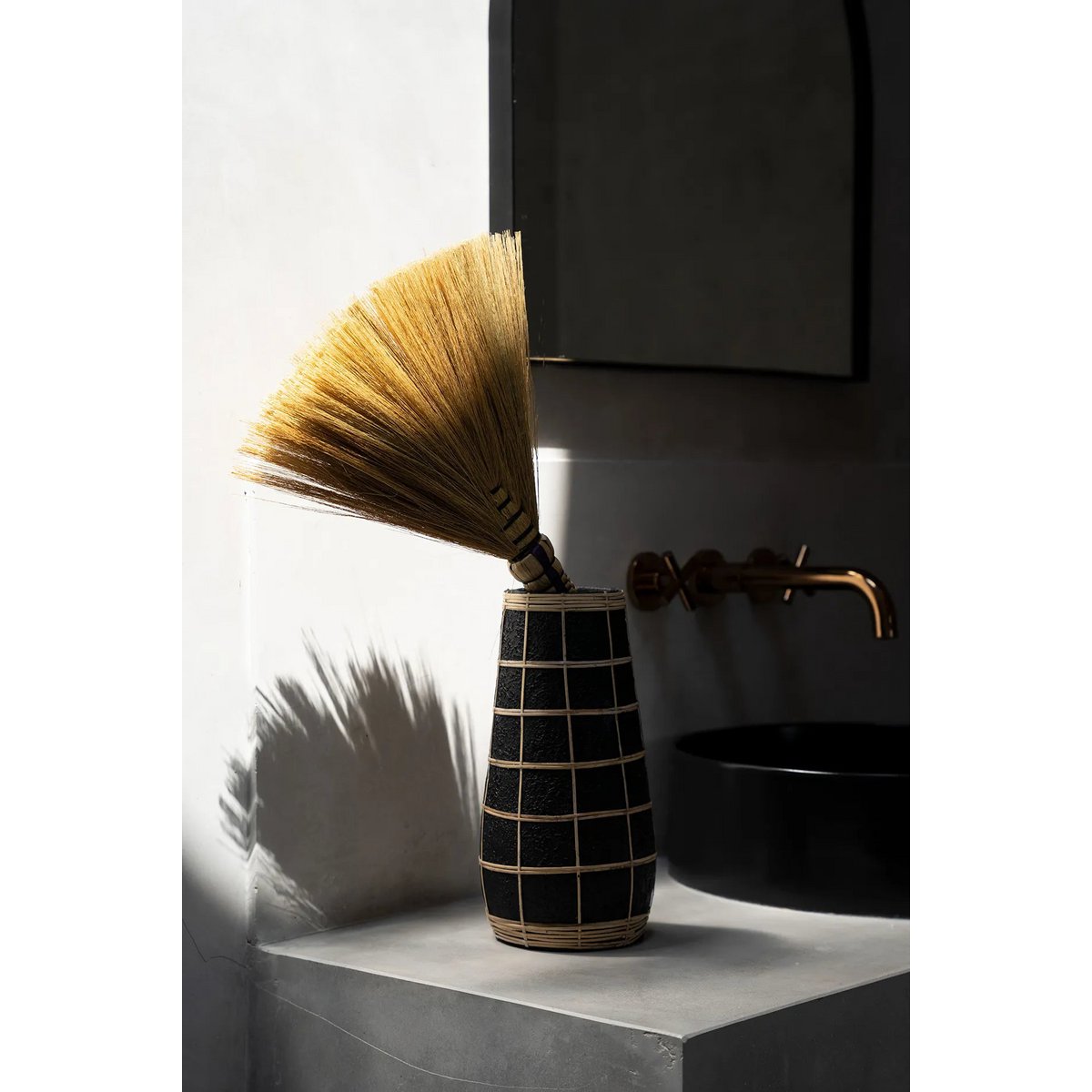 Bazar Bizar - Vaas 'Cutie' (Zwart Naturel, L)