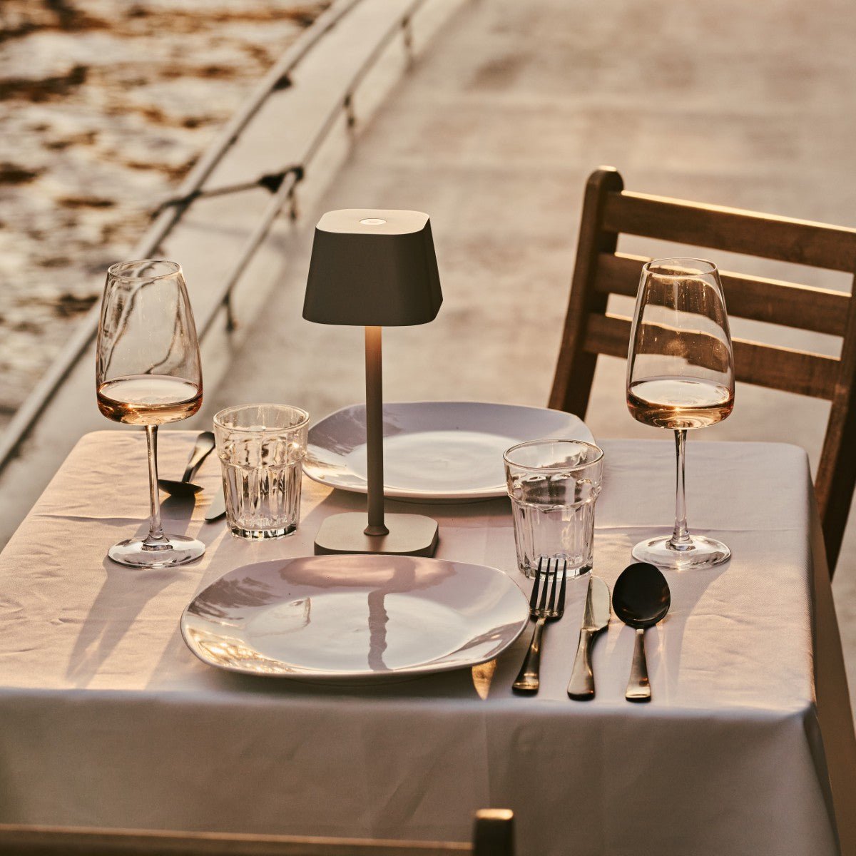 Tavellio-Amsterdam - Ava Shadow Gray - Oplaadbare tafellamp | Stijlvol, draadloos en dimbaar