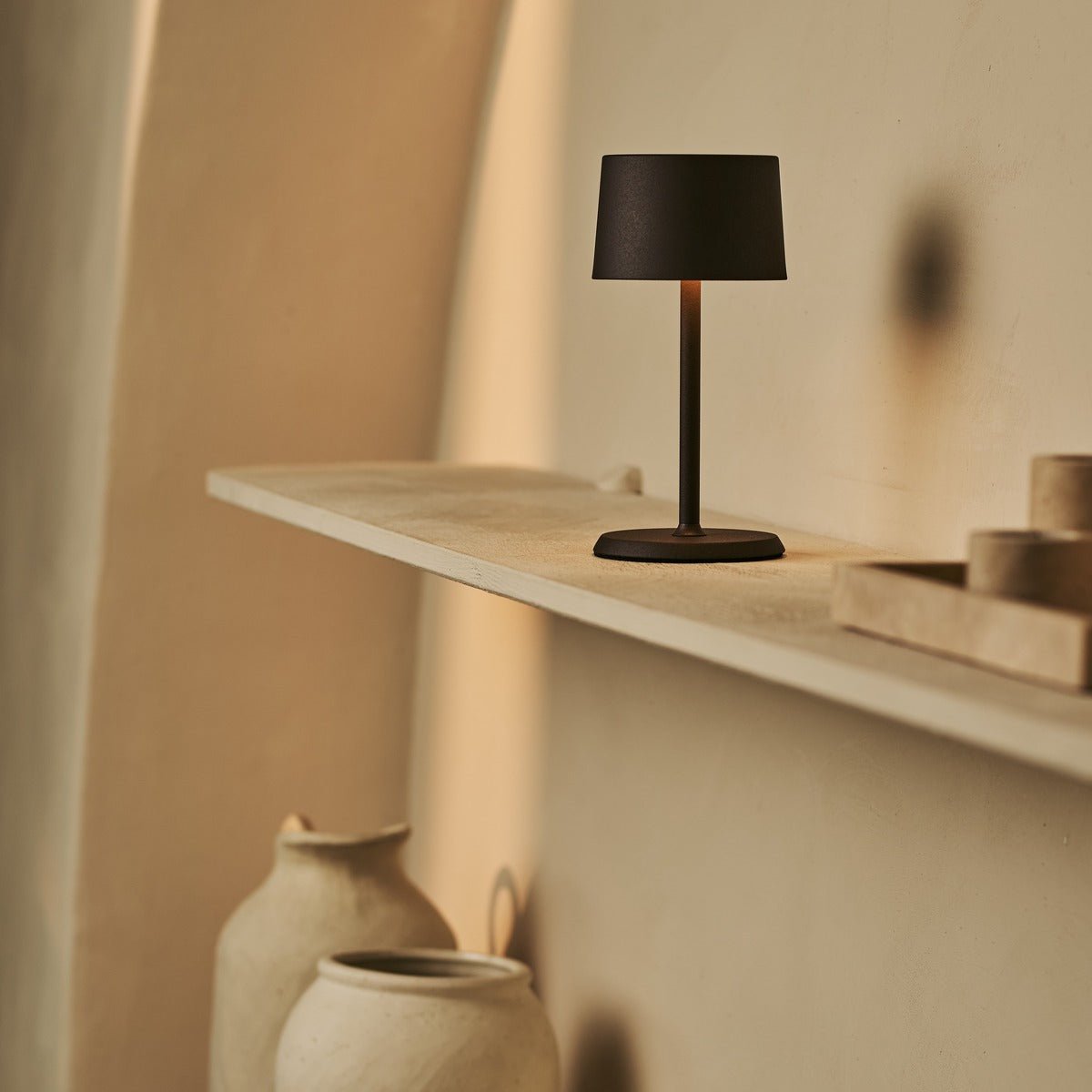 Tavellio-Amsterdam - David Mocha Brown oplaadbare tafellamp 2 in 1 met verstelbare hoogte - dimpelbaar en draadloos met 120 uur batterij