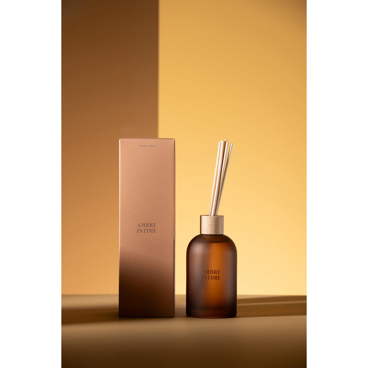 J-Line - Huile parfumée + Sticks - Accords Essentiels - Ambre Intime - Ocre