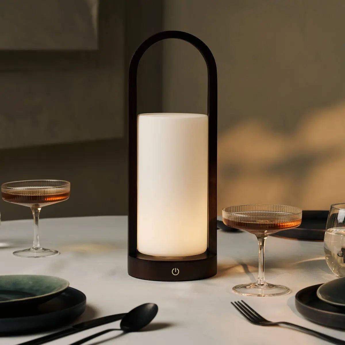 Tavellio-Amsterdam - Evie Donkerbruine Oplaadbare Houten Tafellamp – Dimbaar & Snoerloos