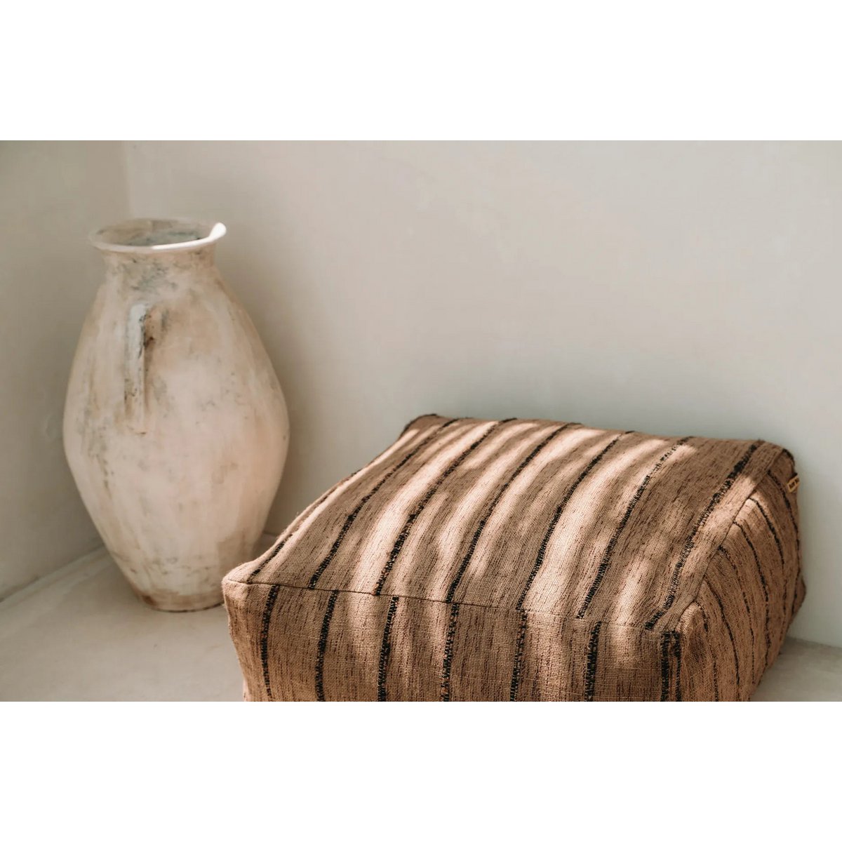 Bazar Bizar - Pouf 'Oh My Gee' (Beige Schwarz)