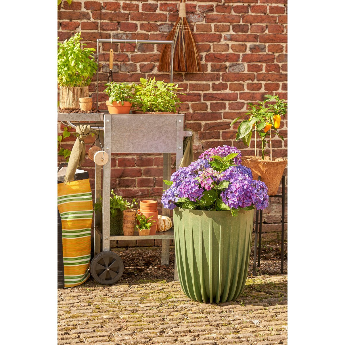 Mica Décorations - Pot de Fleur Lungo - H46 x Ø39 cm - Polypropylène - FSC Mix - Vert