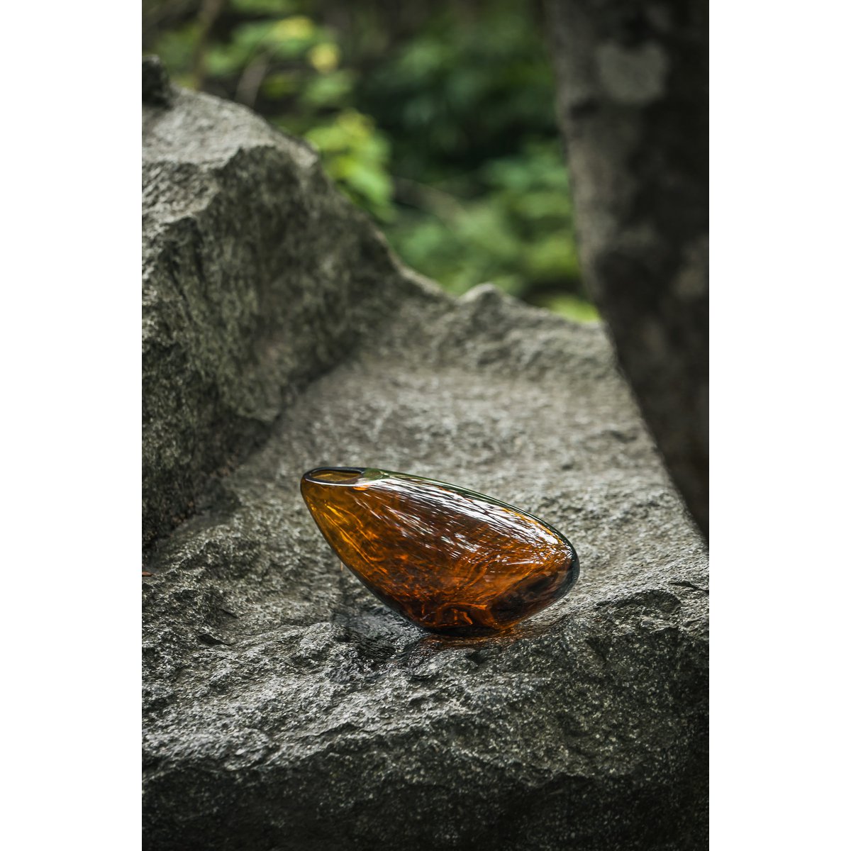 Element Accessories - Langwerpige luxe glazen vaas van innovatief organisch design, KOOKY13AM