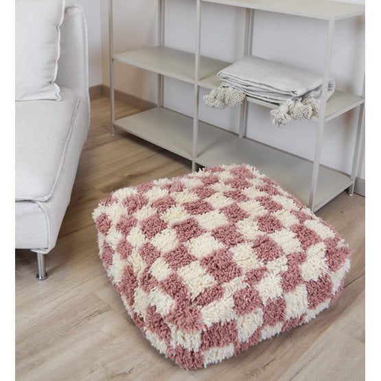 Poufs &amp; Pillows – Kariertes Bodenkissen – Rosa und Weiß