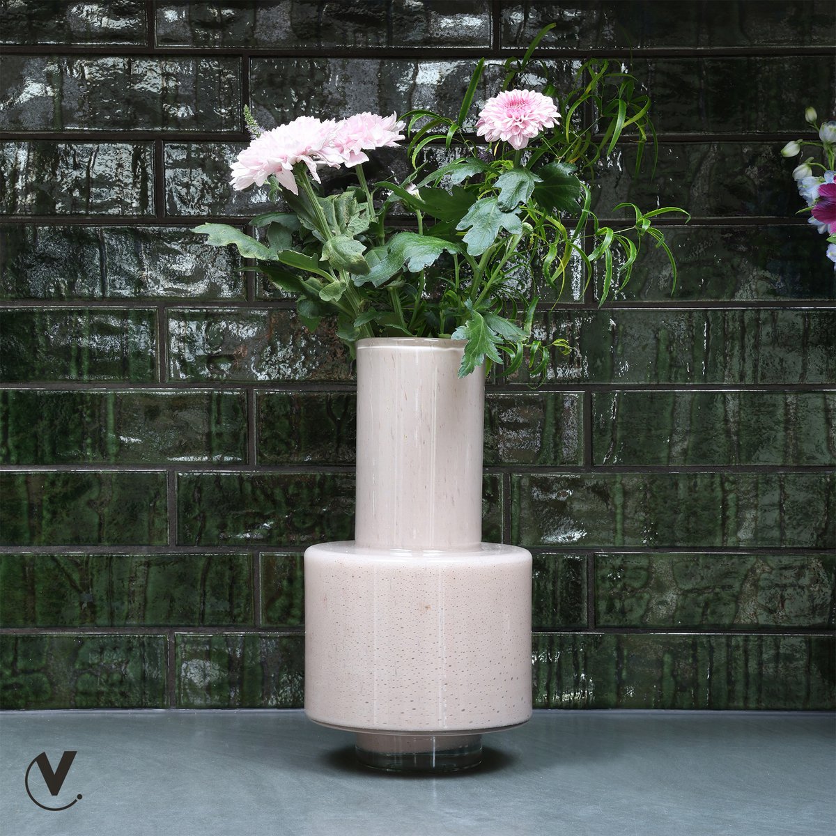 Vase the World - Vaas - Volta ivory