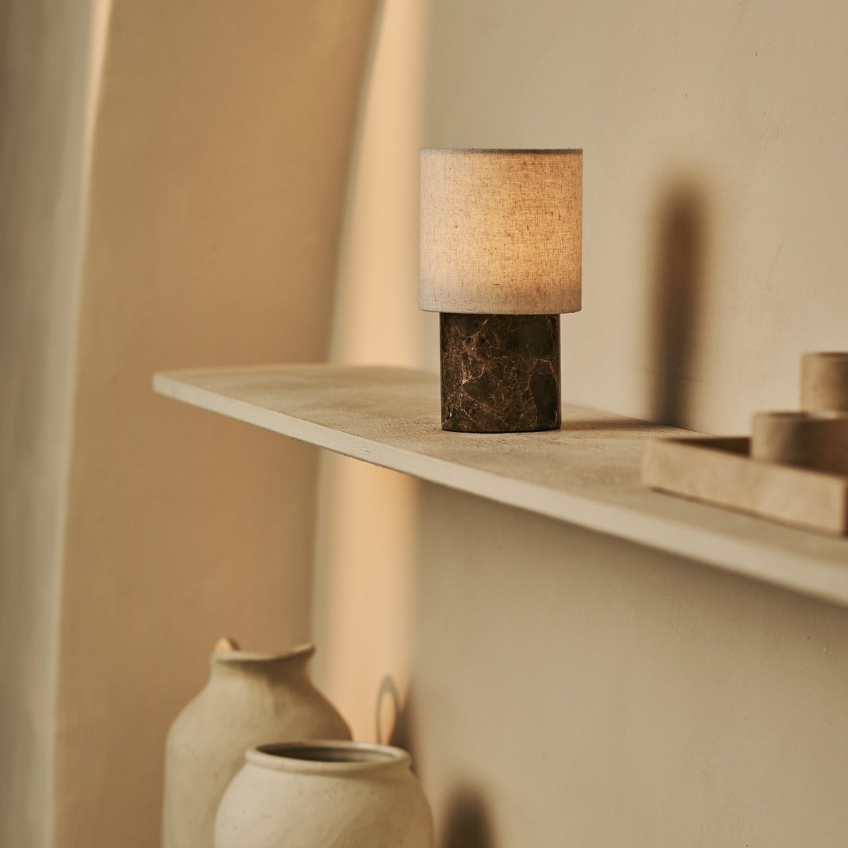 Tavellio-Amsterdam - Onoda Brown / Emperador Dark - Marmeren oplaadbare tafellamp - met linnen verwisselbare lampenkap en oplaadbaar ontwerp