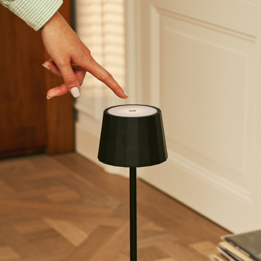 Tavellio-Amsterdam - William Black oplaadbare ijzeren tafellamp | Dimbaar en draagbaar | Batterijduur van 100 uur