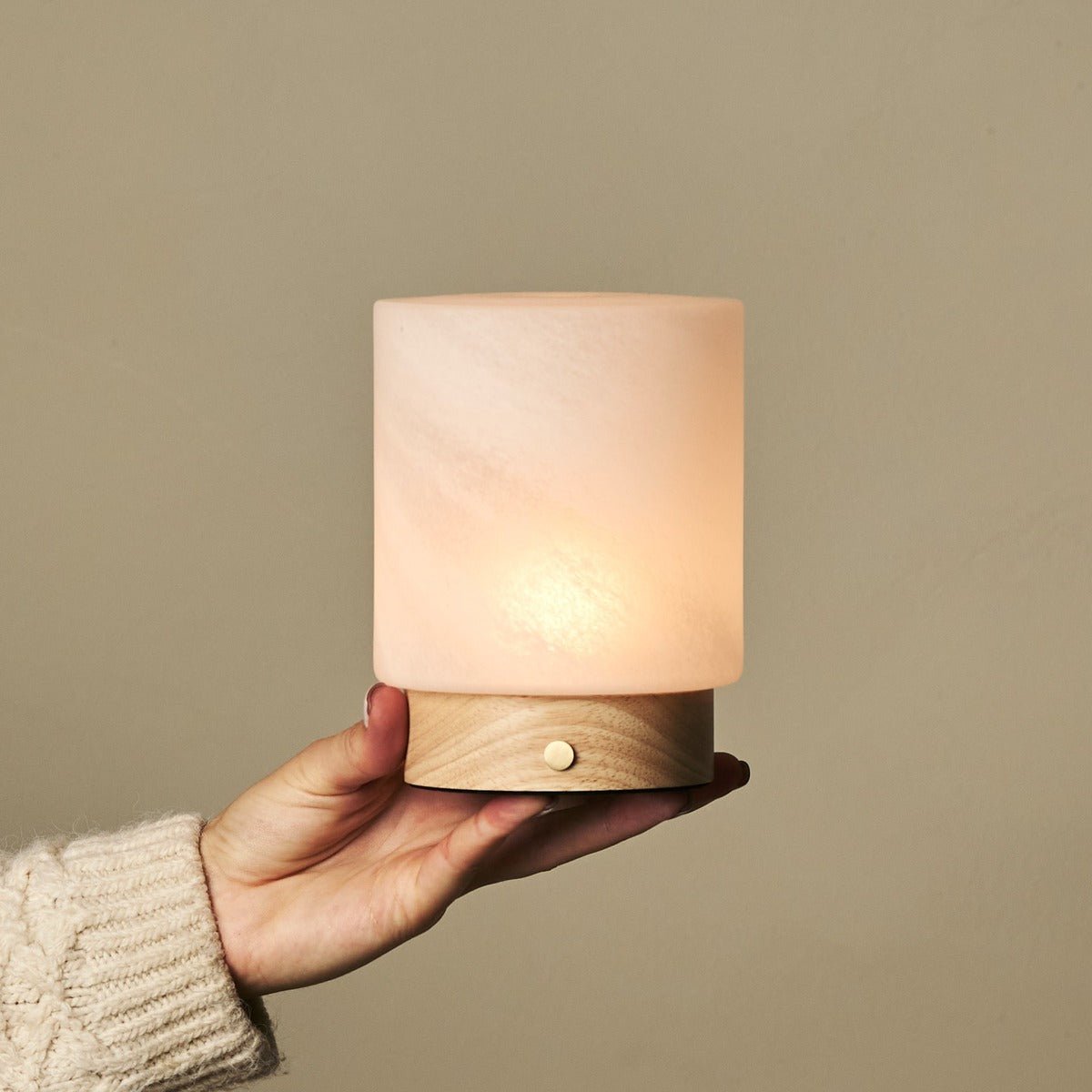 Tavellio-Amsterdam - Pien lichtbruine houten tafellamp - oplaadbaar, dimbaar en tot 100 uur batterij