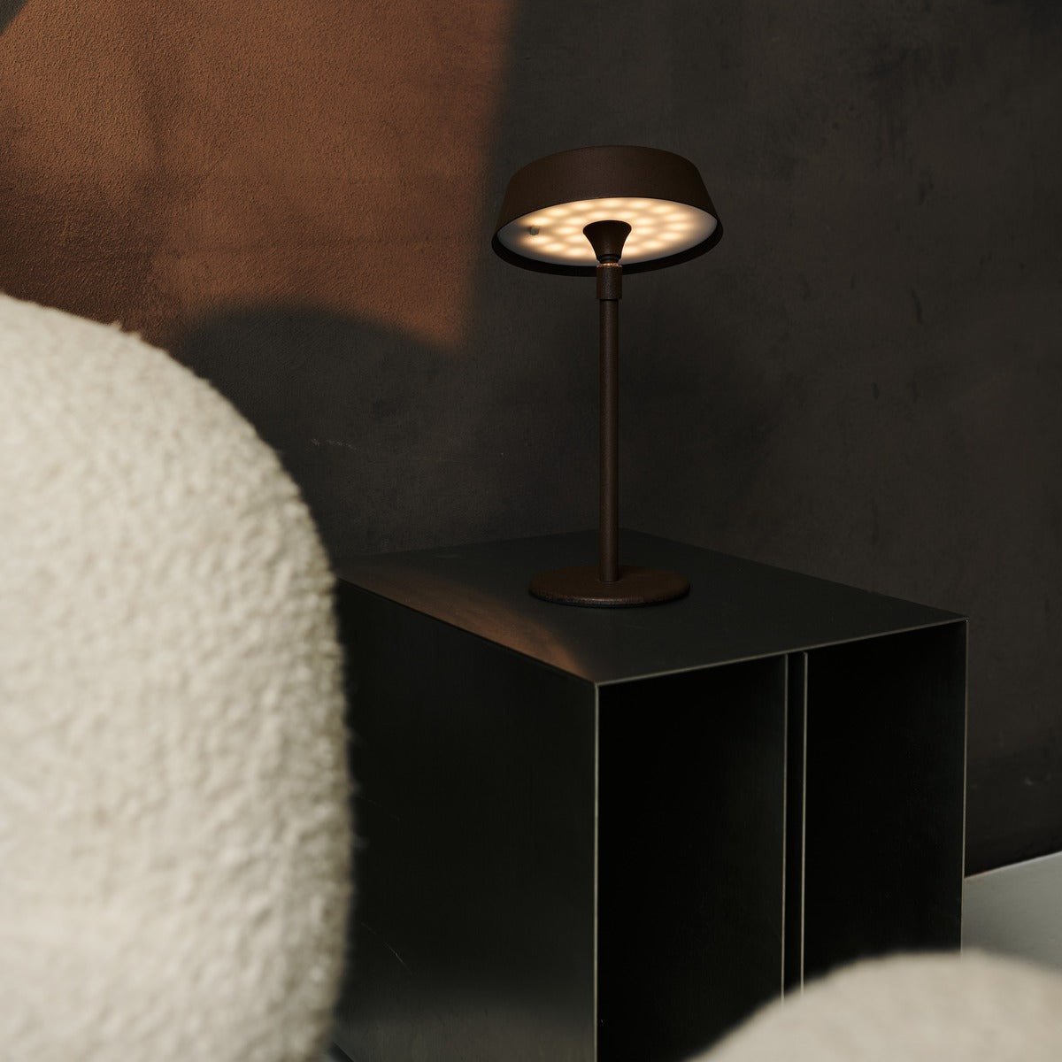 Tavellio-Amsterdam - Luca Mocha Brown - USB -oplaadbare lamp L Minimalistisch, speels en dimpelbaar