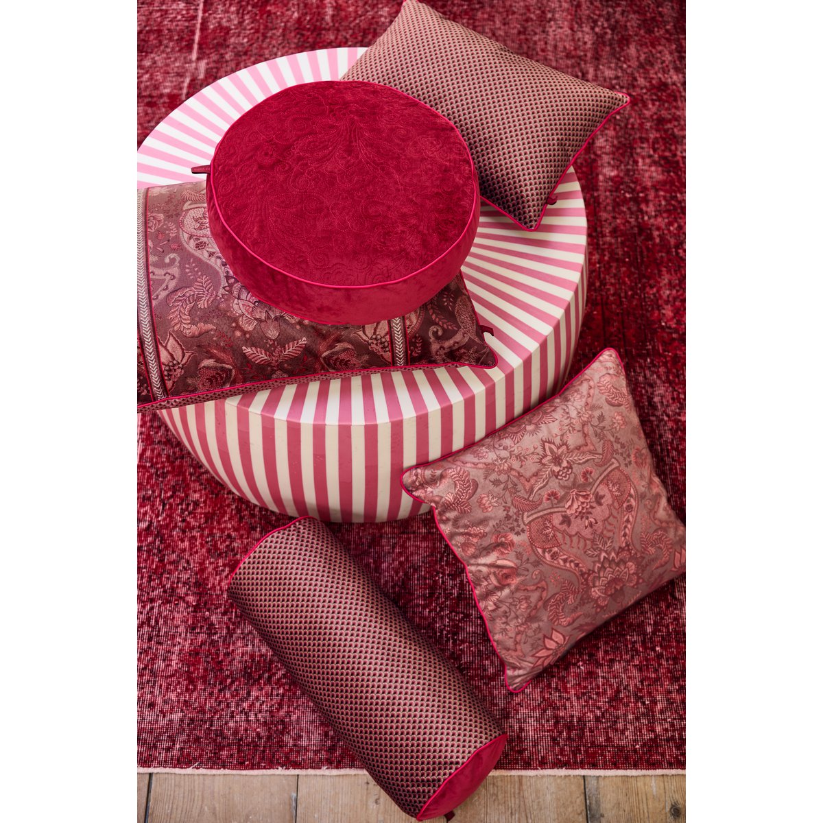 Pip Studio - Cushion Quiltey Days/Suki Dark Pink 40cm