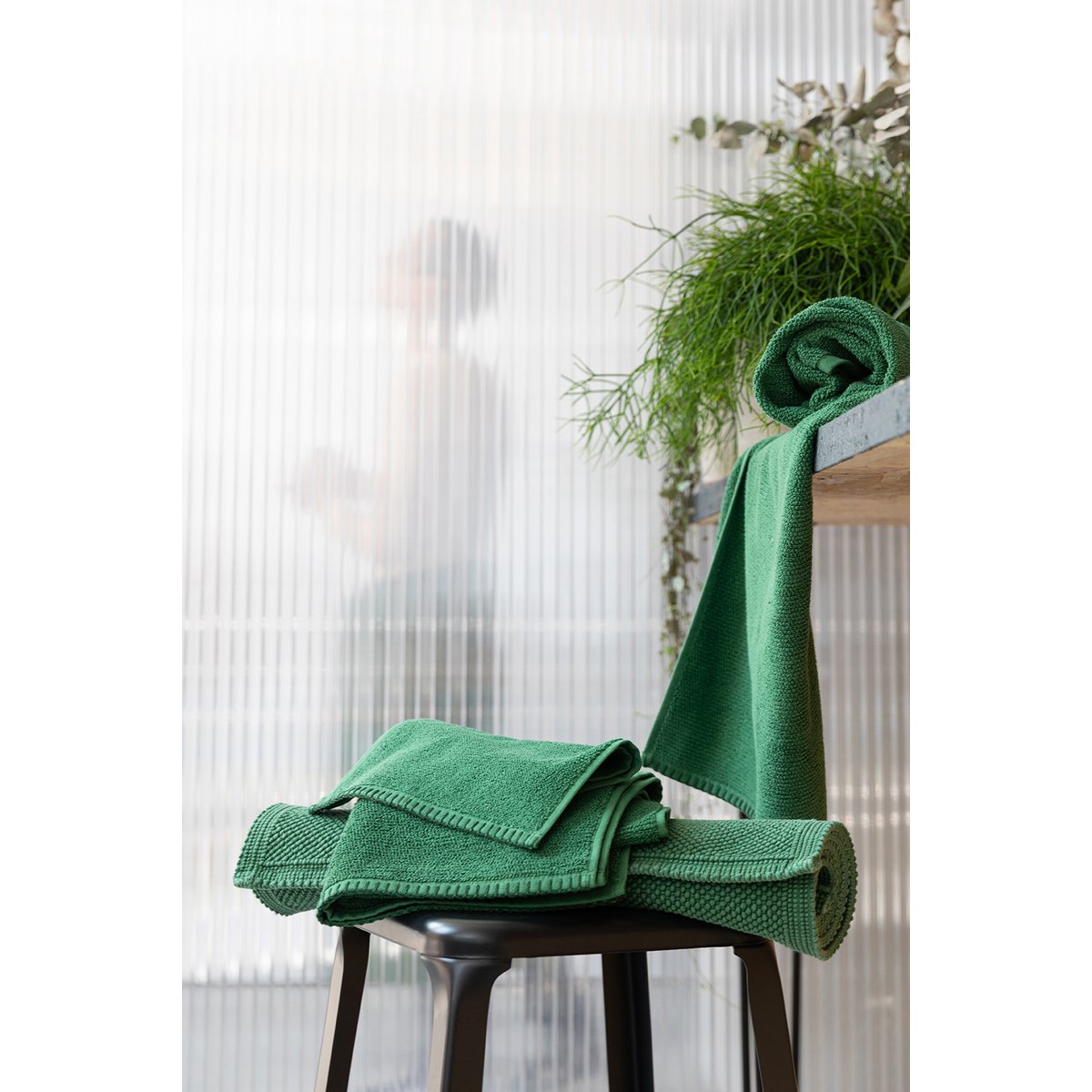 VIVARAISE - Tapis de bain uni Etia Vert De Gris 54 X 110