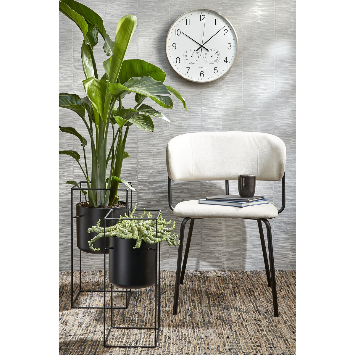 Mica Décorations - Pot de Fleur Porte sur Pied - L26 x L26 x H55 cm - Métal - Noir