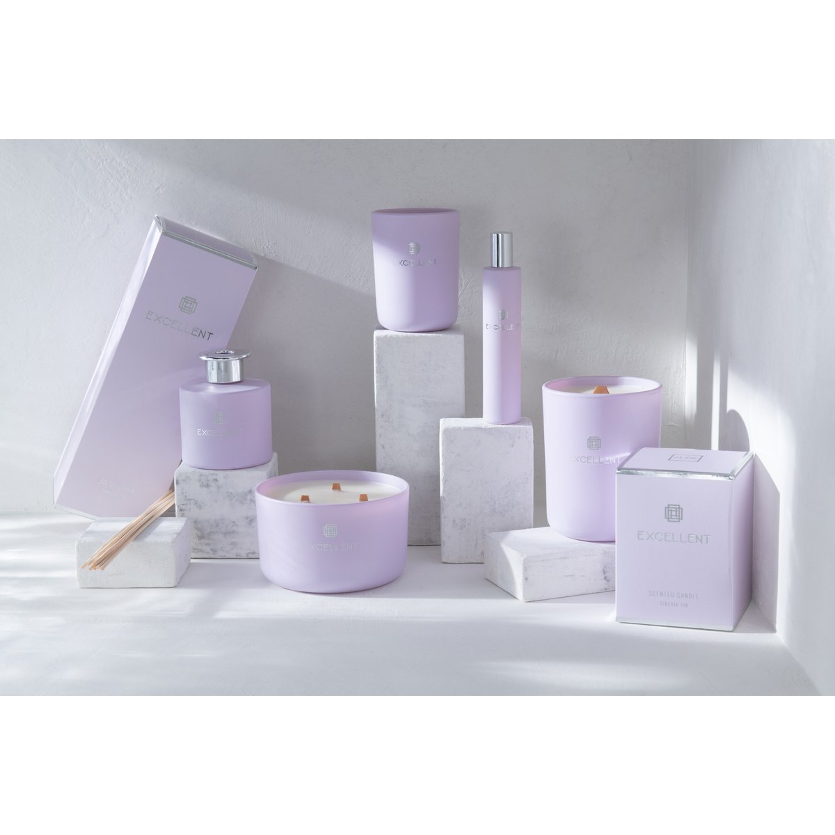 J-Line - Bougie parfumée Excellent Sapin de Sibérie - Lilas - Meidum - 80U