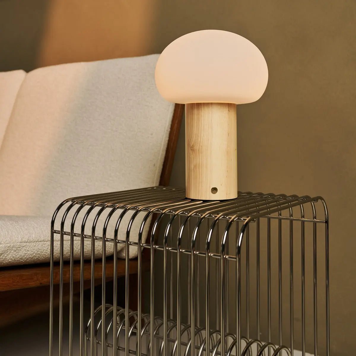 Tavellio-Amsterdam - Sam lichtbruine houten tafellamp met glas en oplaadbare batterij | Dimbare en veelzijdige verlichting