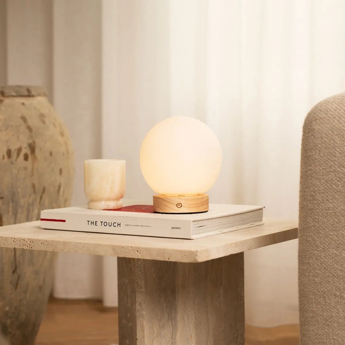 Tavellio-Amsterdam - Flore lichtbruine houten lamp met glazen lamp - oplaadbaar en dimbaar draadloos licht