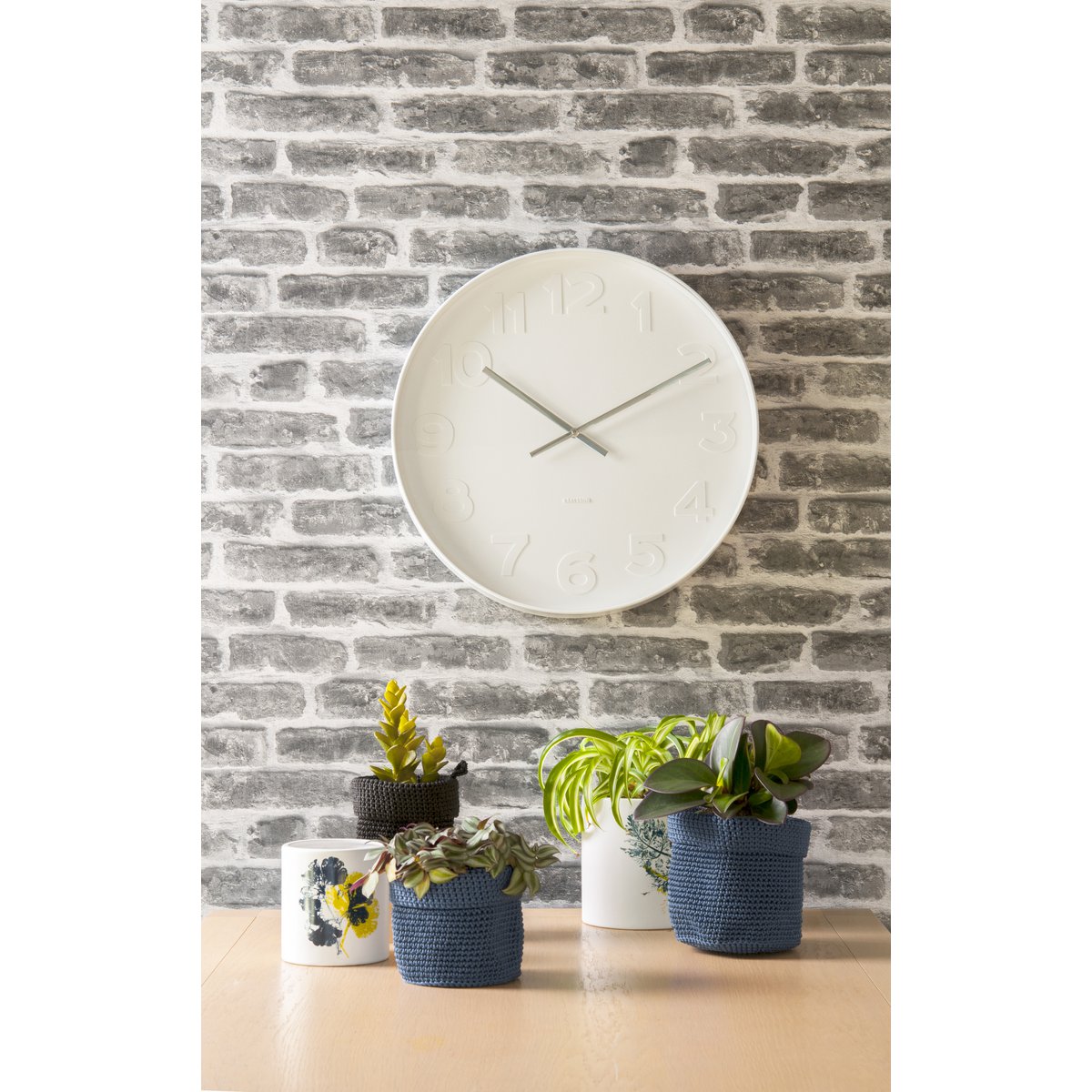 Karlsson - Horloge murale M. Chiffres blancs - KA5636