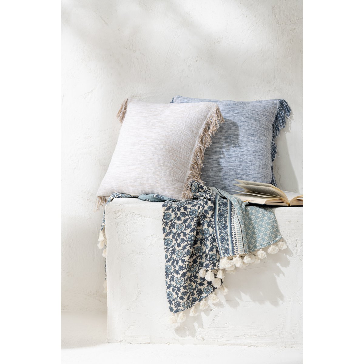 J-Line - Coussin Tissu Bicolore + Franges - Coton - Blanc/Bleu