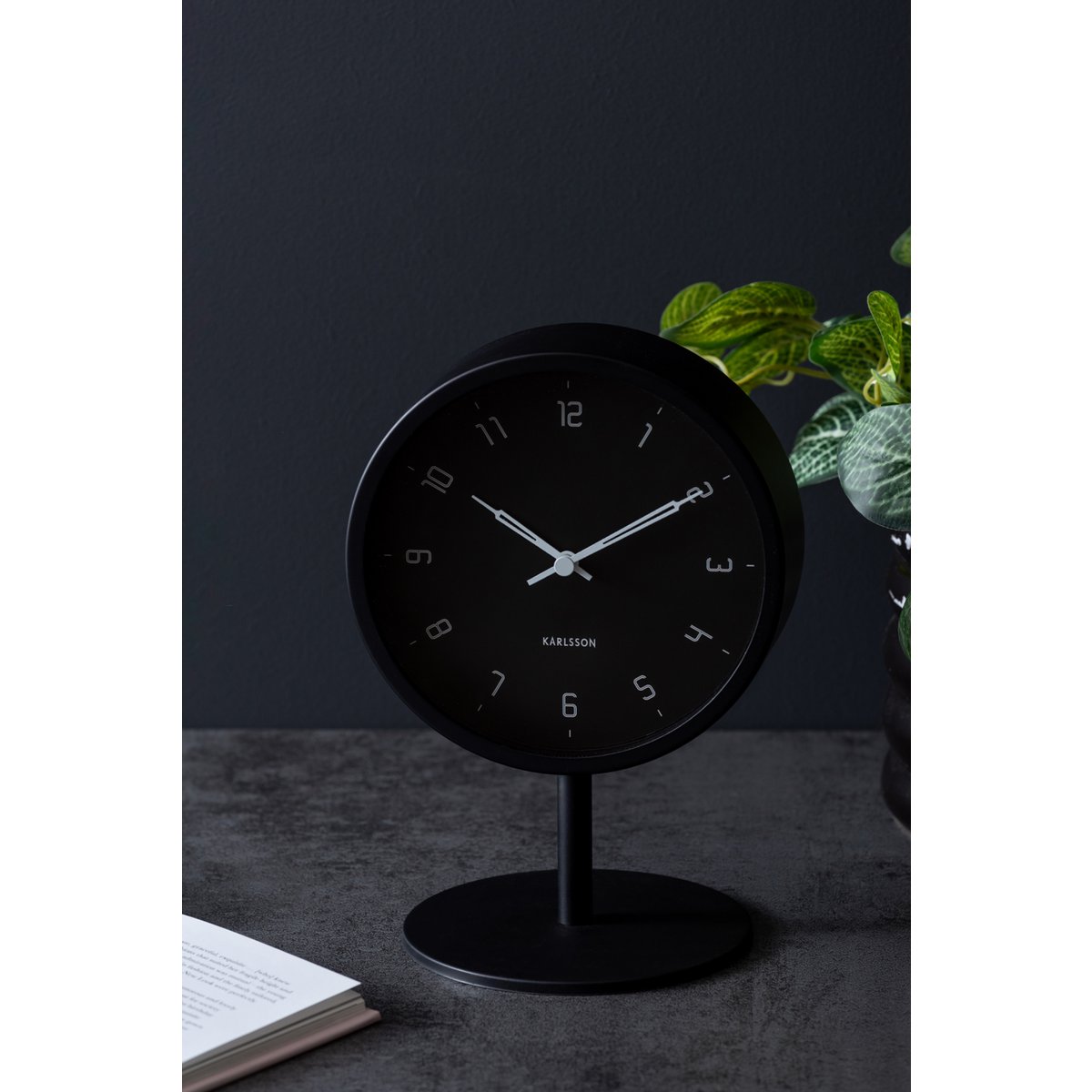 Karlsson - Horloge de table Stark - KA5951BK