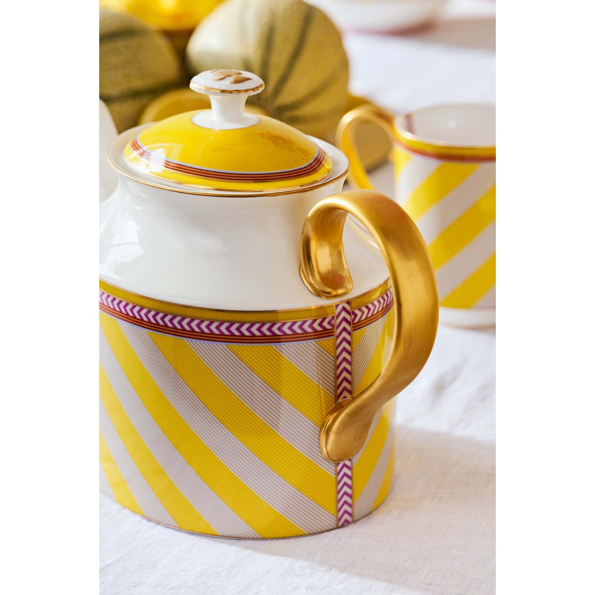 Pip Studio - Tea Pot Large Pip Chique Stripes Yellow 1.8ltr