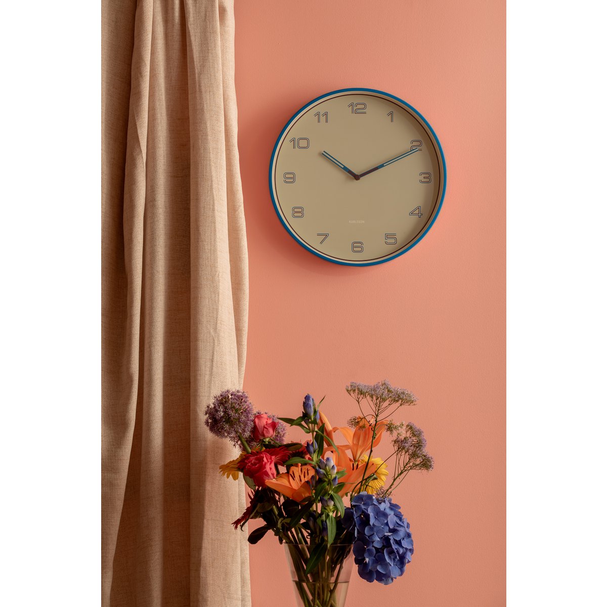 Karlsson - Horloge Murale Chiffres Lignés (Ø40cm) - KA6013BB