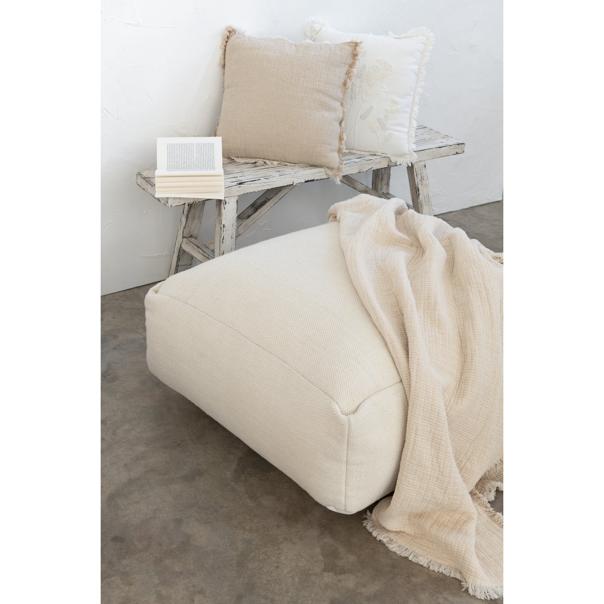 J-Line - Coussin Décoratif Franges Mousseline - Coton - Beige Clair