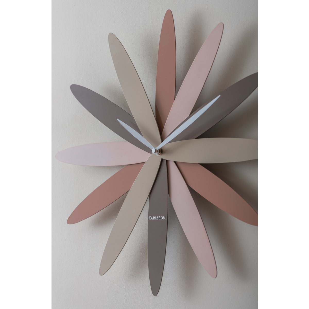 Karlsson - Wandklok Bloom