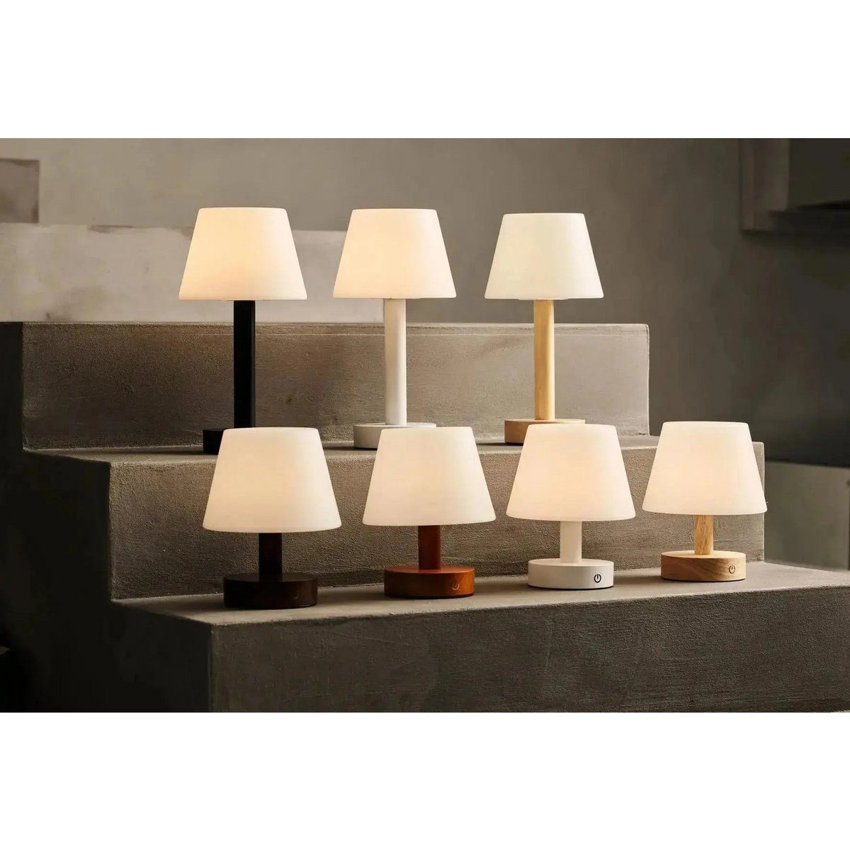 Tavellio-Amsterdam - Zoë Zwarte Houten Oplaadbare Tafellamp | Dimbaar en draagbaar | Batterijduur van 80 uur