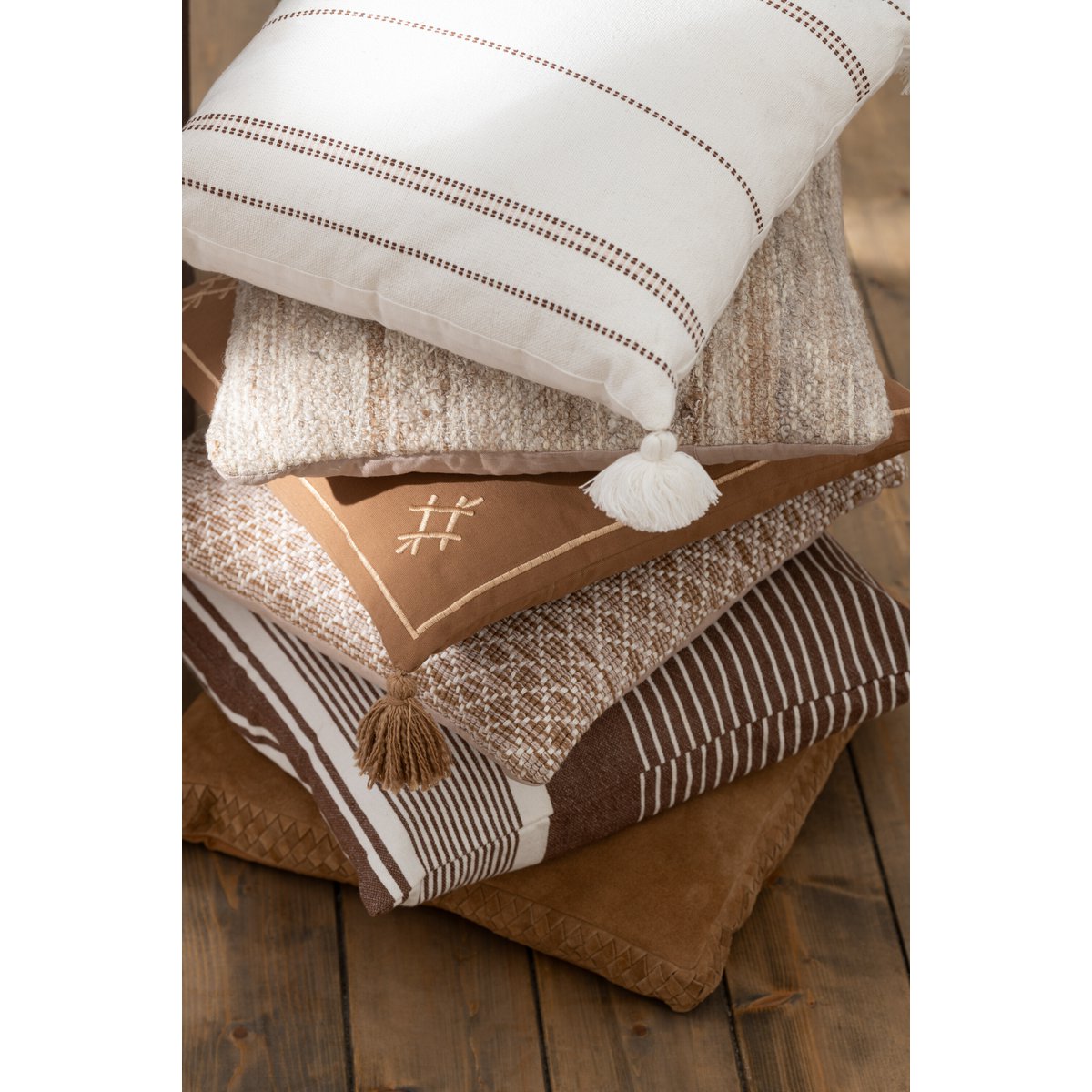 J-Line - Coussin 4 Pompons - Coton - Blanc/Marron