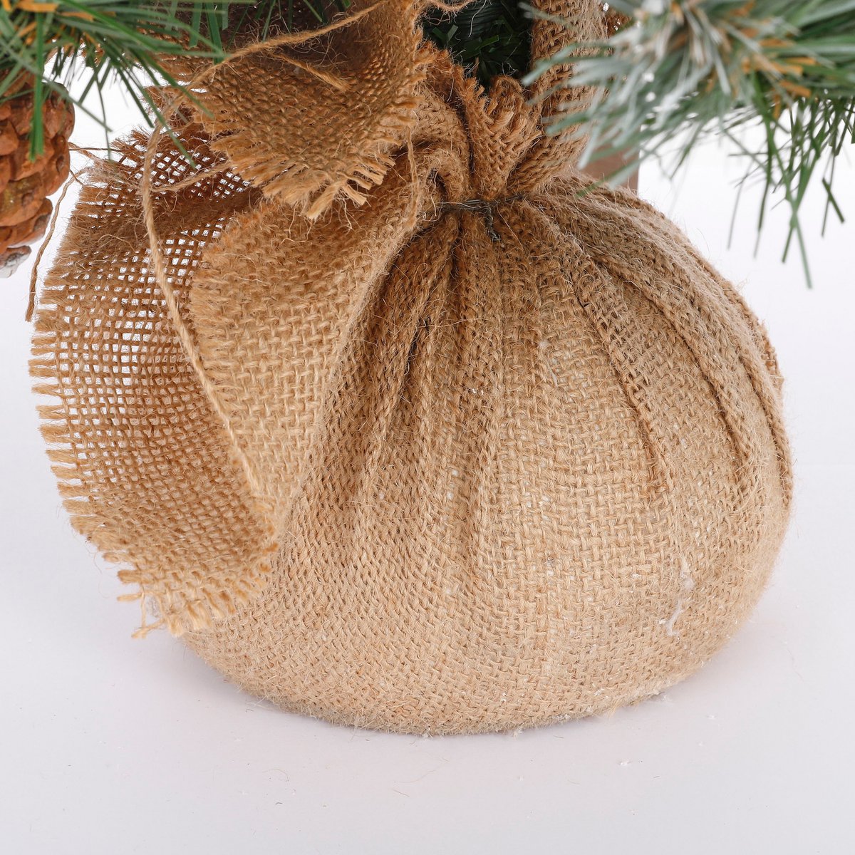 Maison d'Abri® - Empress Kunstkerstboom in Jute - H90 x Ø71 cm - Frosted Green