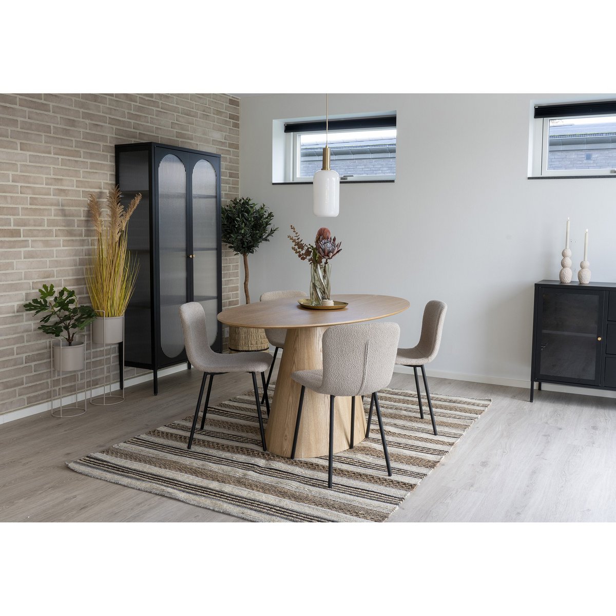 House Nordic - Halden Dining Chair - Eetkamerstoel in bouclé, beige met zwarte poten, HN1233 - set van 2