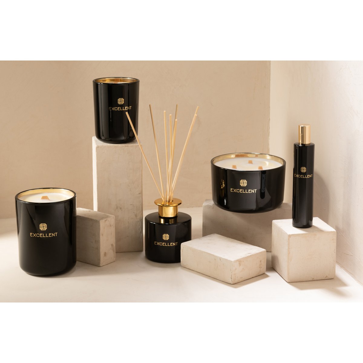 J-Line - Bougie parfumée Excellent Sapin de Sibérie Noir Large-40U