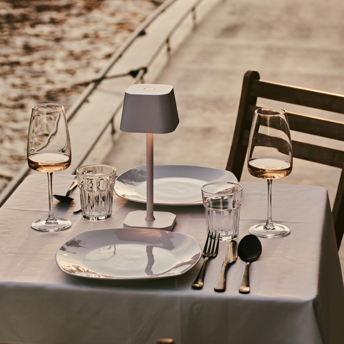 Tavellio-Amsterdam - Ava White - Oplaadbare tafellamp | Stijlvol, draadloos en dimbaar